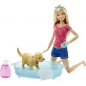 Barbie et son chien heure du bain